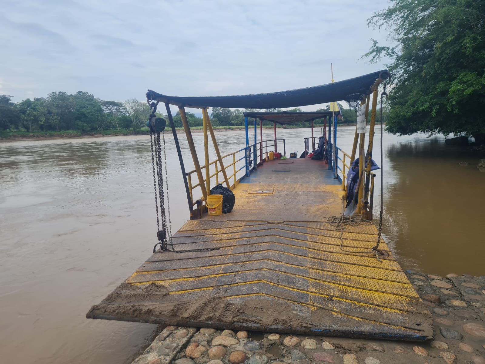 Hon za jogurtem: během, vorem a stopem